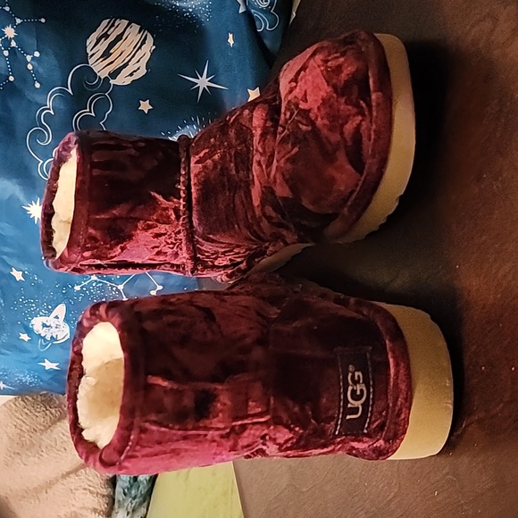 Ugg Australia Classic Mini Crushed Velvet Fig Boots Size 7.5 - Picture 2 of 5